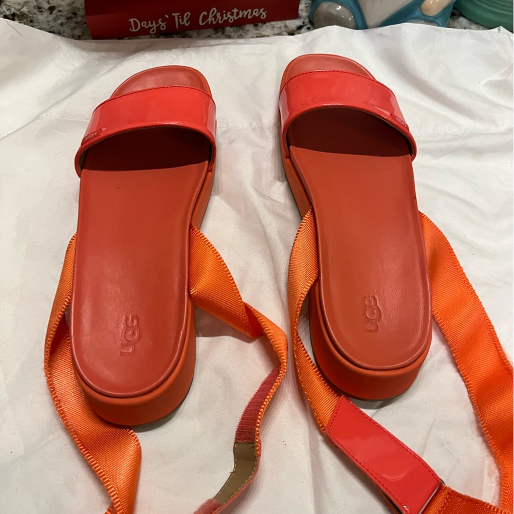 UGG. Lennox Sandals - Picture 2 of 5